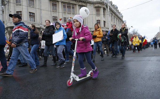 "Мы защищаем твои ценности, Европа": протесты в Румынии - фото