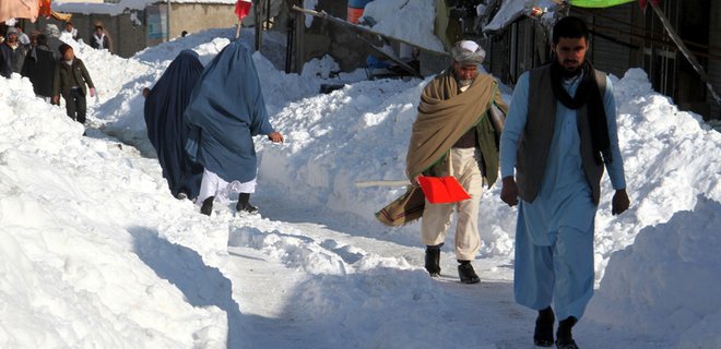 В Афганистане из-за снегопадов погибли более ста человек - Фото
