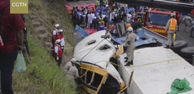 В Гондурасе столкнулись грузовик и автобус: 16 погибших - Фото