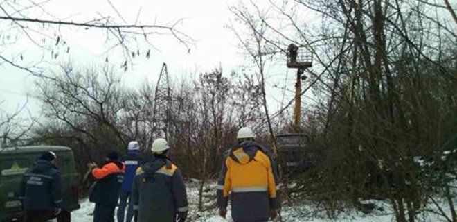 Электричества нет в пяти селах возле Авдеевки - Фото
