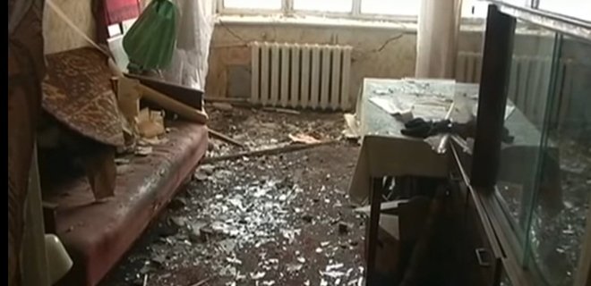В Авдеевке снаряды попали в жилые дома: ранены двое подростков - Фото