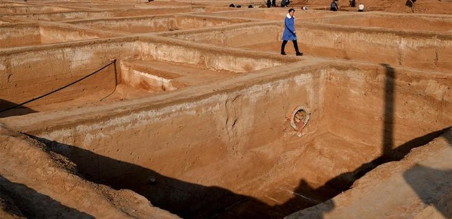 В Китае археологи обнаружили крепостные ворота древнего города - Фото