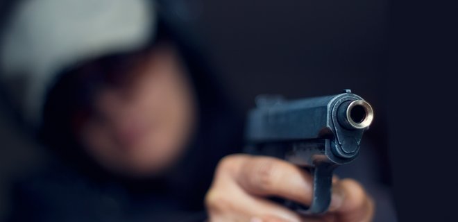В Стокгольме полицейские застрелили юношу с игрушечным пистолетом - Фото