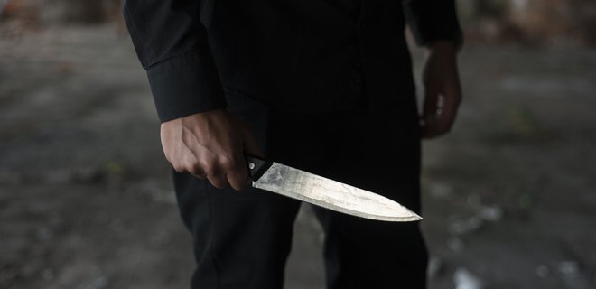 На Крещатике подростки напали с ножами на 