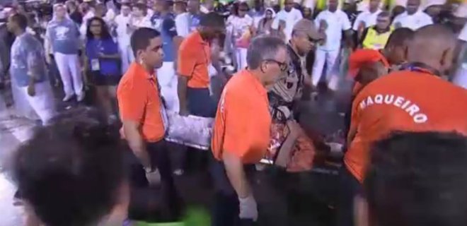 На карнавале в Рио повозка не вписалась в самбодром: 20 раненых - Фото