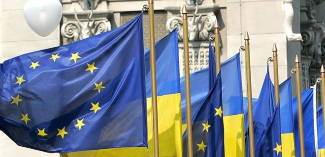 Послы ЕС одобрили безвизовый режим для Украины - журналист - Фото