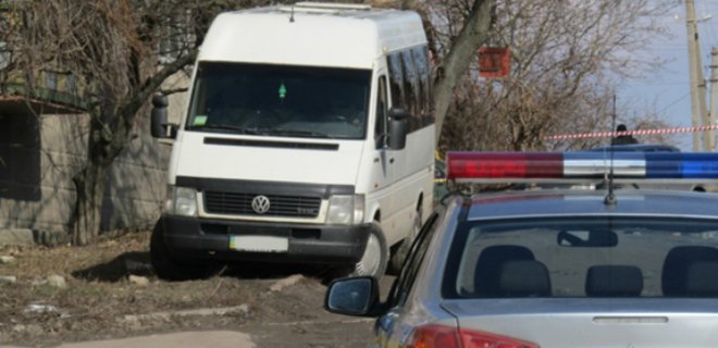 В Бердичеве полиция обезвредила растяжку в микроавтобусе: фото - Фото