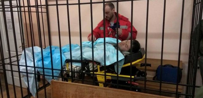 Насирова осмотрят медики прямо в зале суда - Фото