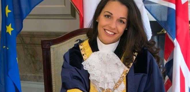 Бывшая Мисс Мира стала мэром Гибралтара: фото - Фото