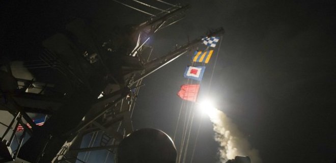 Ракетный удар США по авиабазе сил Асада: подробности - Фото