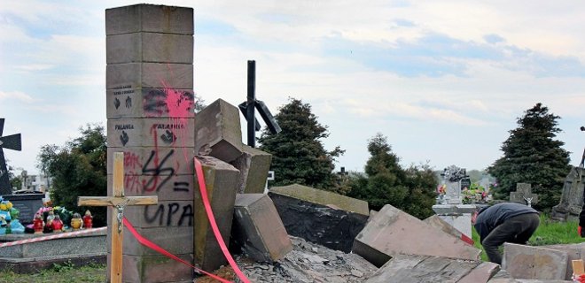 В Польше назвали демонтаж памятника воинам УПА законным - Фото