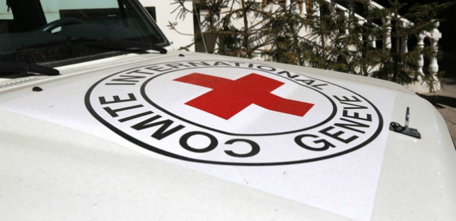 Красный крест направил 13 фур с гумпомощью в Донбасс - Фото