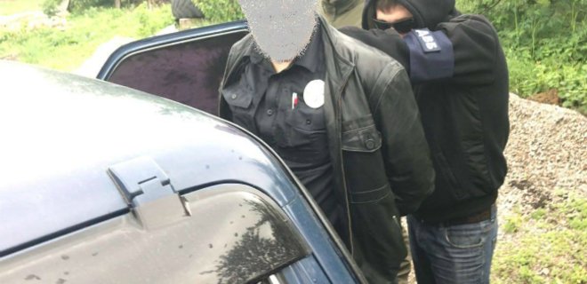 В Киеве задержан на взятке старший сержант полиции: фото - Фото