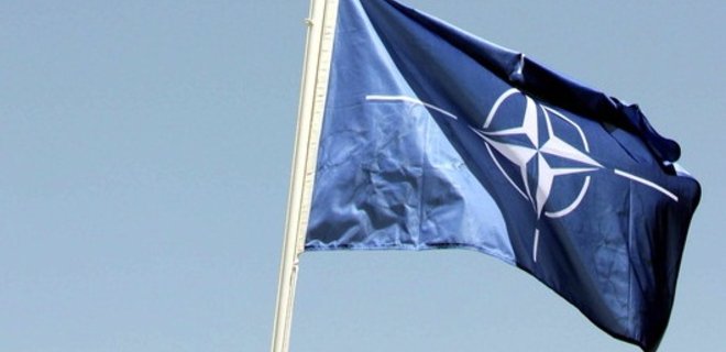 Германия и Франция согласятся на участие НАТО в борьбе с ИГ - СМИ - Фото