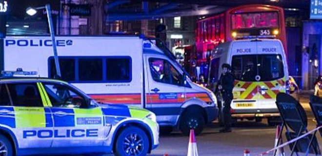 Появилось видео ликвидации террористов на Лондонском мосту - Фото