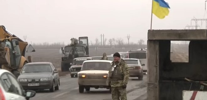 Война в Донбассе: в Донецкой области ввели ряд ограничений - Фото