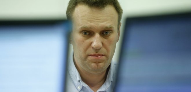 Навальному в камеру спецприемника вызвали скорую - Фото