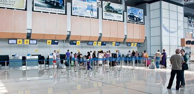 В аэропорту Харькова регистрацию проводят в ручном режиме - Фото
