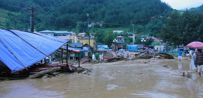 Наводнение во Вьетнаме: есть жертвы и пропавшие без вести - Фото