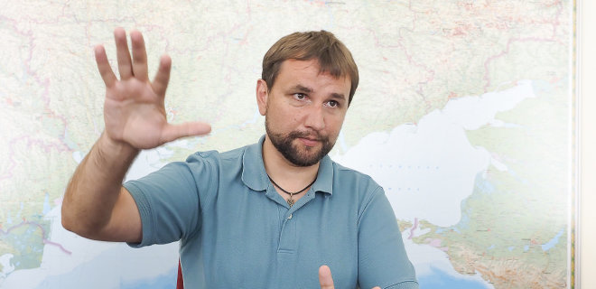 Вятрович отреагировал на предложение Разумкова о декоммунизации - Фото