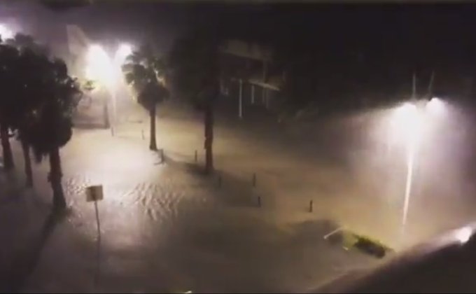 Ураган Мария обрушился на Карибские острова: фото, видео
