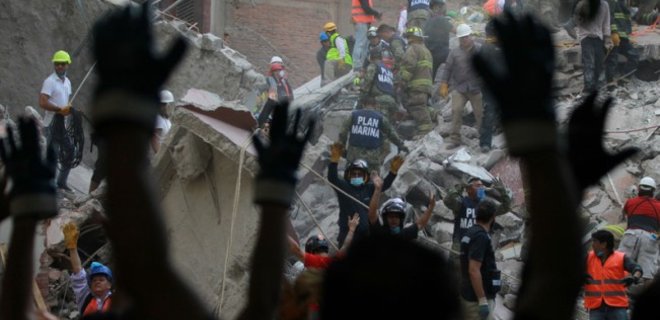 Количество жертв землетрясения в Мексике превысило 220 человек - Фото