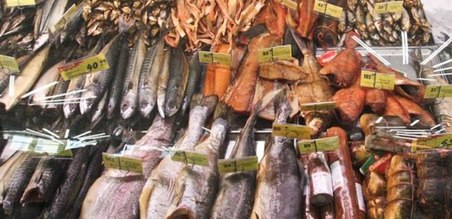 Отравление во Львове: продавщицу рыбы взяли под домашний арест - Фото