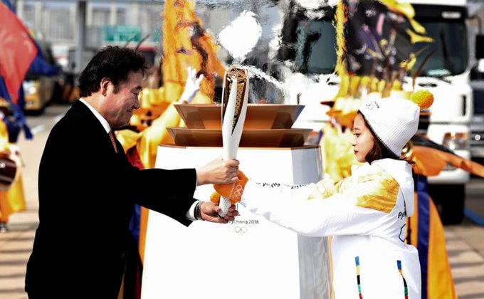 В Южную Корею доставили огонь зимней олимпиады: фоторепортаж