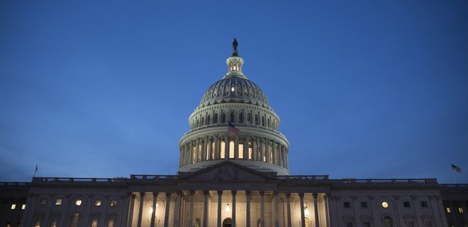 Сенат США проголосовал за налоговую реформу - Фото
