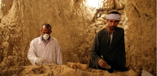 В Египте в гробнице обнаружили мумию возрастом 3,5 тысячи лет - Фото