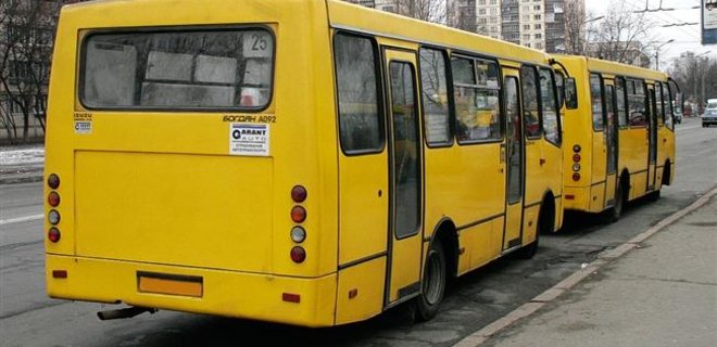 В Киеве перевозчики снова подняли стоимость проезда в маршрутках - Фото