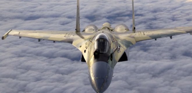 Москва разрешила боевой авиации использовать аэродром на Курилах - Фото