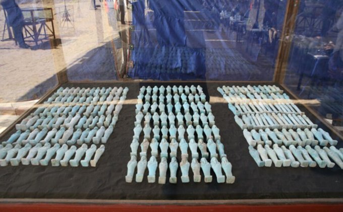 В Египте обнаружили крупный некрополь жрецов с сокровищами - фото
