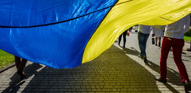 Співали гімн. Жителі окупованого Мелітополя вийшли на проукраїнський мітинг. Відео - Фото
