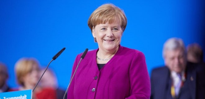 Коалиции быть: в ФРГ социал-демократы поддержали союз с Меркель - Фото