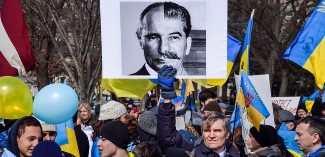 Каждый пятый украинец положительно относится к Сталину - опрос - Фото