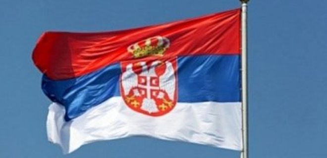 У парламента Сербии угрожал себя взорвать неизвестный - Фото