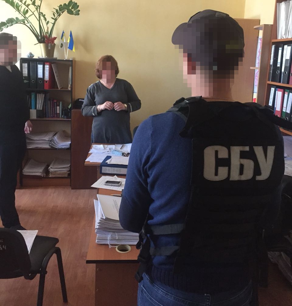 СБУ: В Киеве на взятке в $1 тыс задержана чиновница ГФС