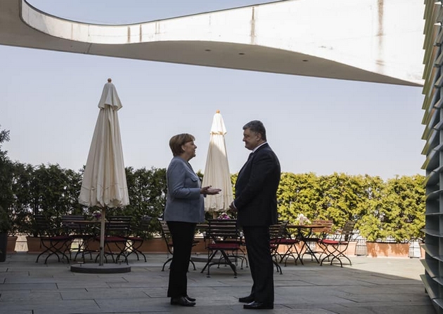 Порошенко ведет переговоры с Меркель: фото