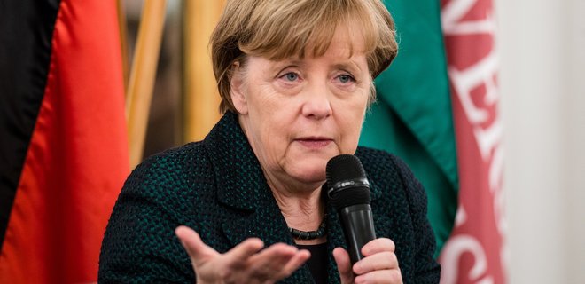Меркель хочет создать киберармию в ответ на гибридную войну РФ - Фото