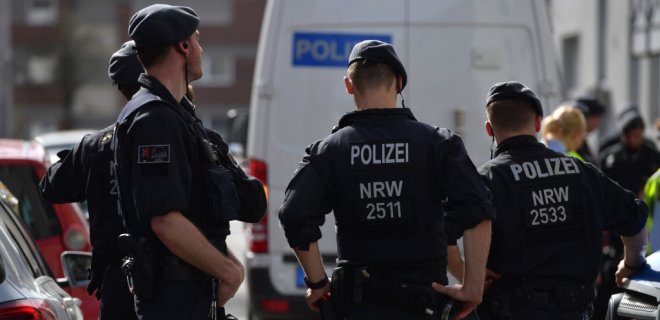 В Германии задержали россиянина: подозревают в подготовке теракта - Фото