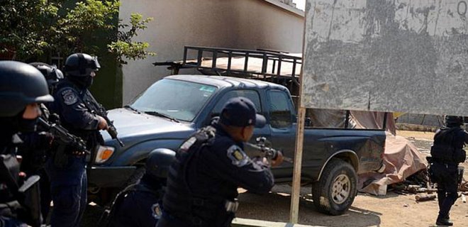 В Мексике в результате перестрелки погибли 16 человек - Фото