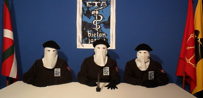 Баскская сепаратистская группировка ЭТА объявила о самороспуске - Фото