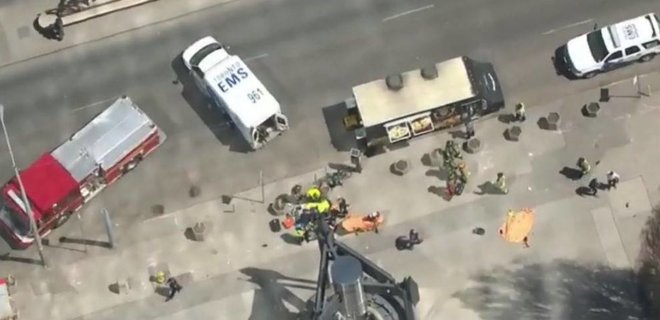 Трагедия в Торонто: фургон въехал в группу пешеходов - видео - Фото