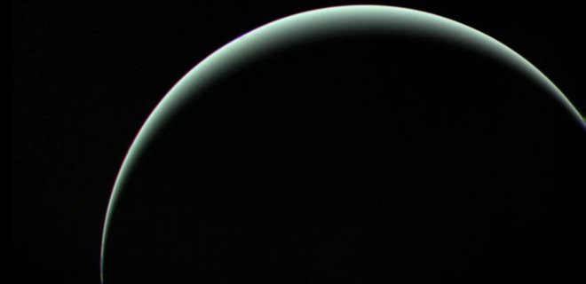 Астрономы не рекомендуют дышать на Уране: там скверно пахнет - Фото