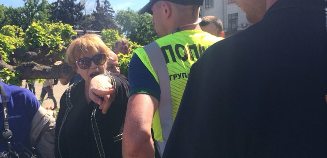 В Одессе произошли стычки между антимайданом и Правым сектором - Фото