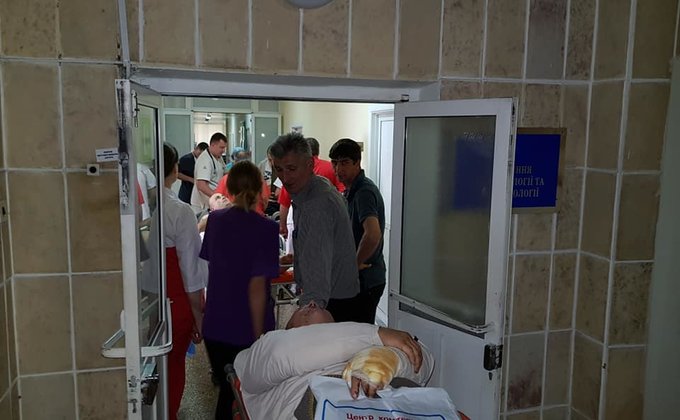 В Одессу доставили 15 военных, раненных в Донбассе: фото