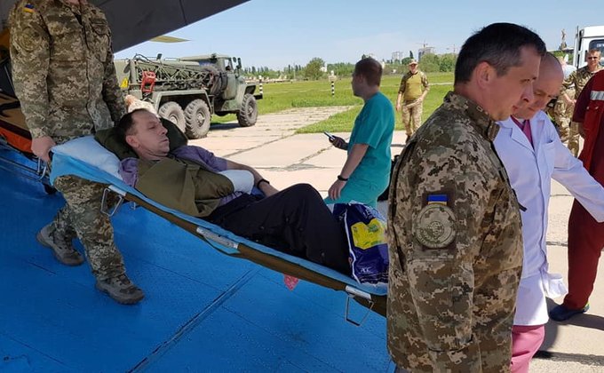 В Одессу доставили 15 военных, раненных в Донбассе: фото