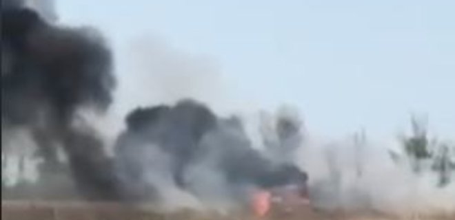 Боевики ракетным ударом уничтожили авто волонтеров - видео - Фото