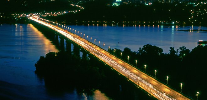 В Киеве этой ночью полностью перекроют мост через Днепр - Фото